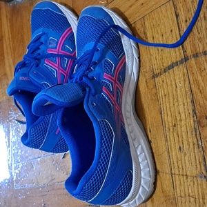 Women's Asics gel Contend size 7